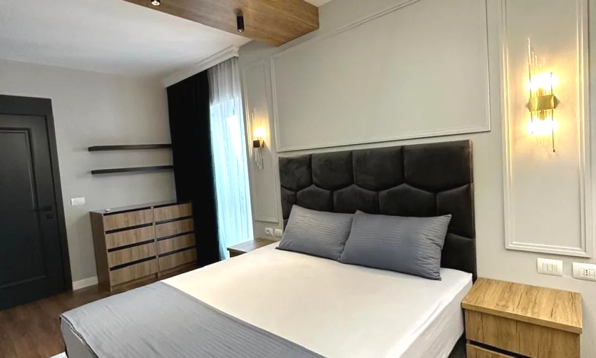 Appartamento in affitto a Tirana 3+1, Arredato