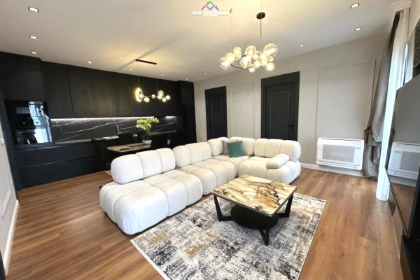 Appartamento in affitto a Tirana 3+1, Arredato