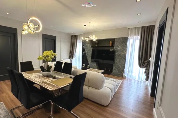 Appartamento in affitto a Tirana 3+1, Arredato