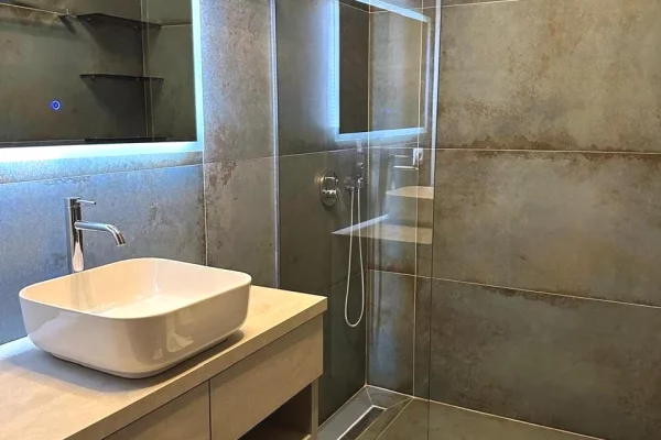 Appartamento in affitto a Tirana 3+1, Arredato