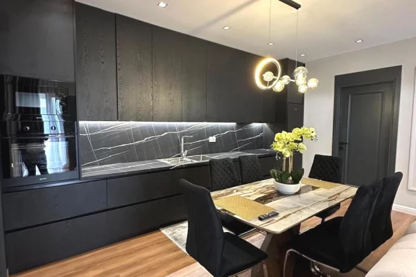 Appartamento in affitto a Tirana 3+1, Arredato