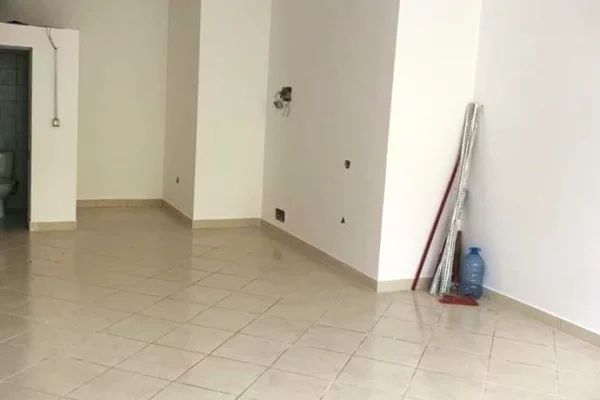 Dyqan Ne Shitje Ne Myslym Shyr (ID BD1164) Tirane