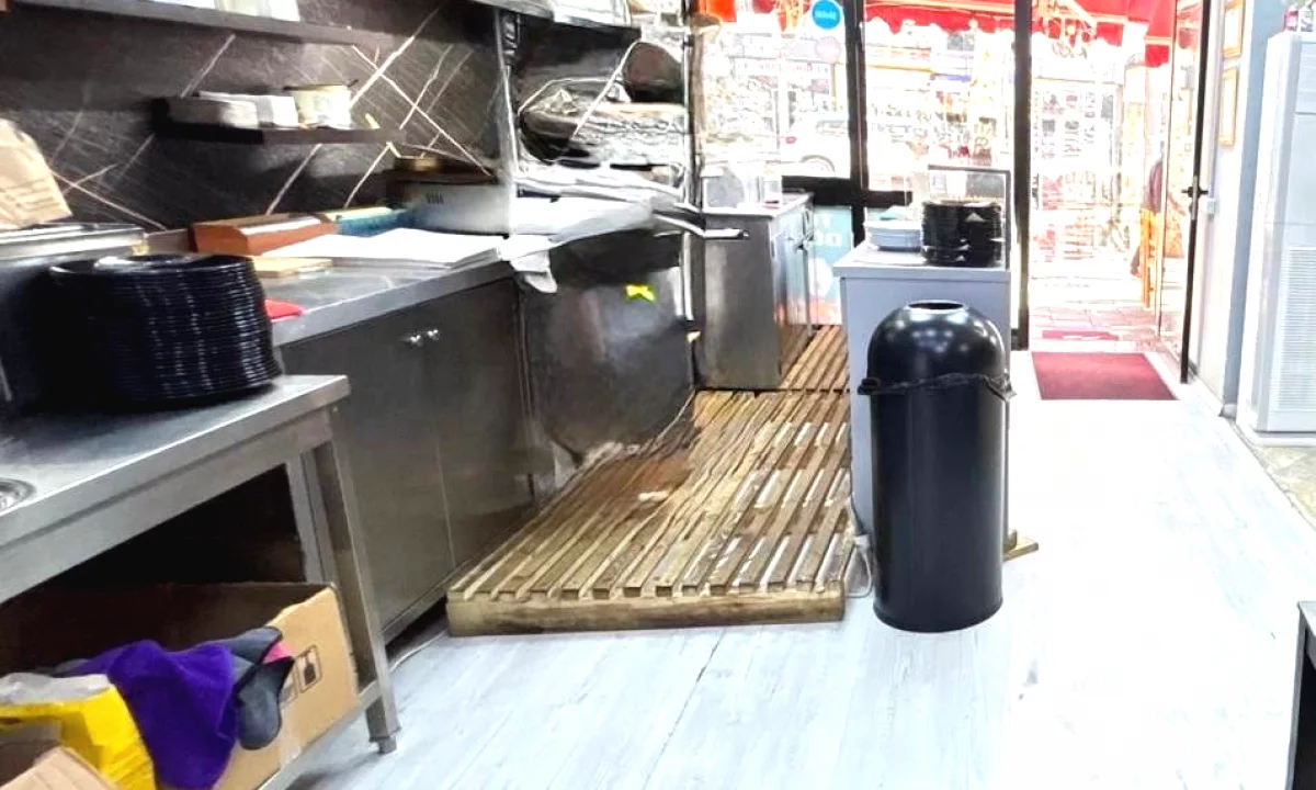 Dyqan Me Qera Tek 21 Dhjetori (ID BD2159) Tirane.