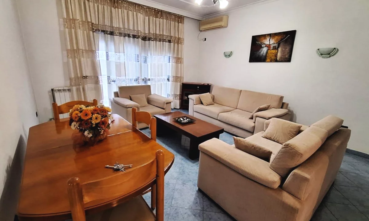 Casa privata/Indipendente in affitto a Tirana 1+1, Arredato