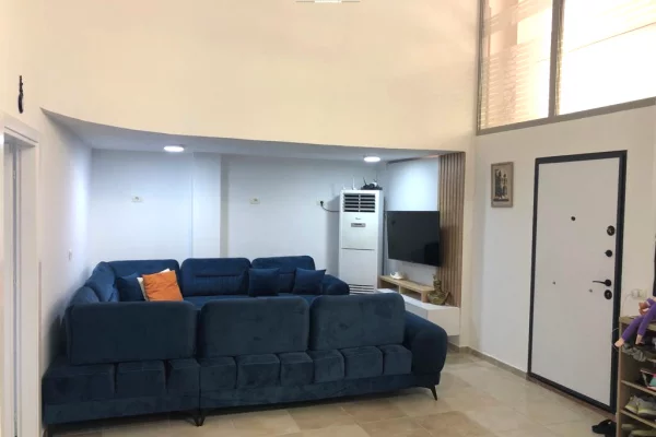 Shtepi ne shitje Apartament ne Tirane, 3+1, Mobilimi E mobiluar, Pagesa 127,000  Euro.