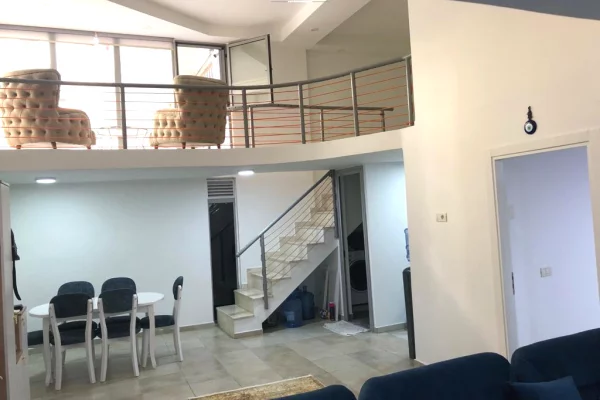 Shtepi ne shitje Apartament ne Tirane, 3+1, Mobilimi E mobiluar, Pagesa 127,000  Euro.
