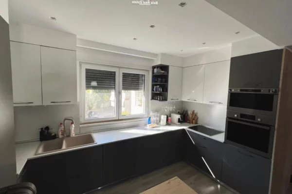 Appartamento in affitto a Tirana 2+1, Arredato