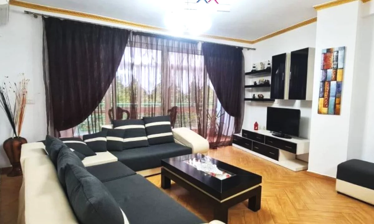 Appartamento in affitto a Tirana 2+1, Arredato