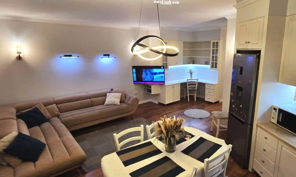 Appartamento in affitto a Tirana 3+1, Arredato