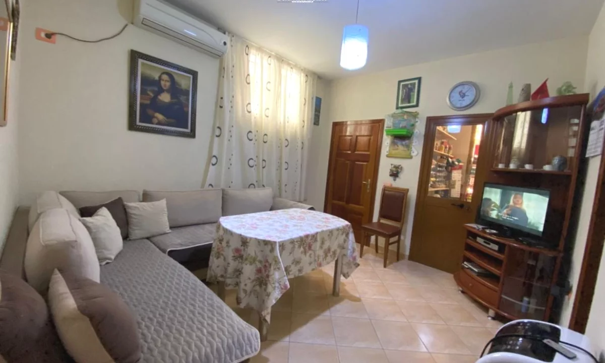 Casa privata/Indipendente in affitto a Tirana 3+1, Arredato