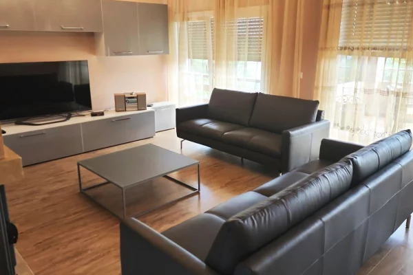 Vile 2 Kateshe Me Qera 3+1 Tek Long Hill Residence (ID BV22238) Tirane.