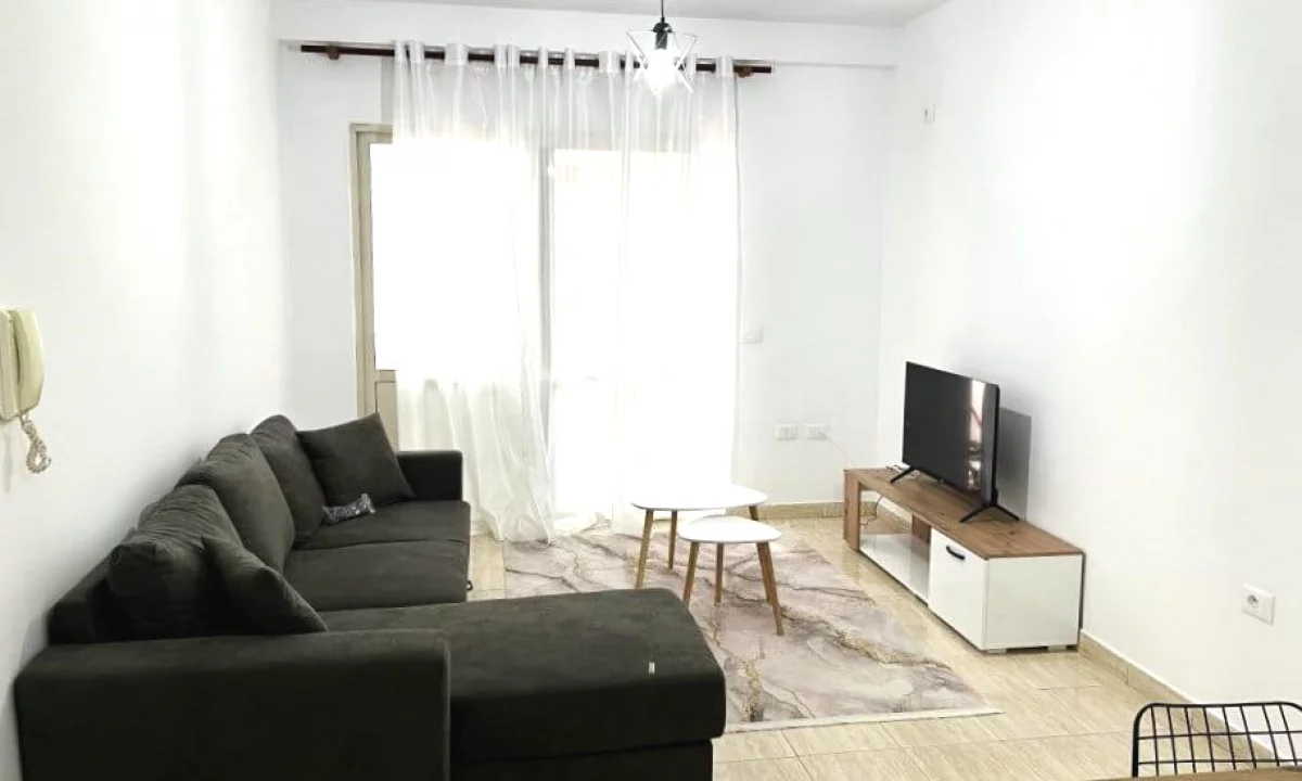 Appartamento in affitto a Tirana 2+1, Arredato