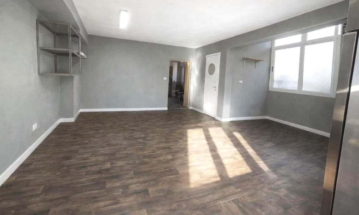 Zyre me qera tek Rruga e Kavajes (ID BZ27101) Tirane