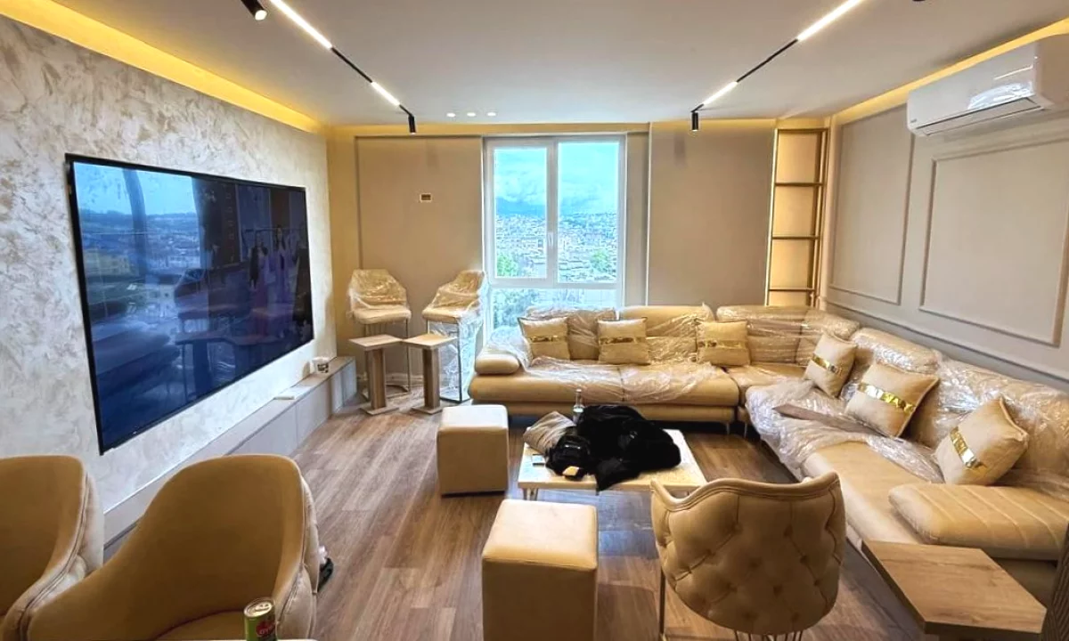 Appartamento in affitto a Tirana 2+1, Arredato