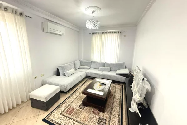 Appartamento in affitto a Tirana 2+1, Arredato