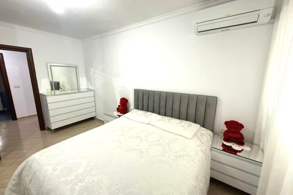 Appartamento in affitto a Tirana 2+1, Arredato