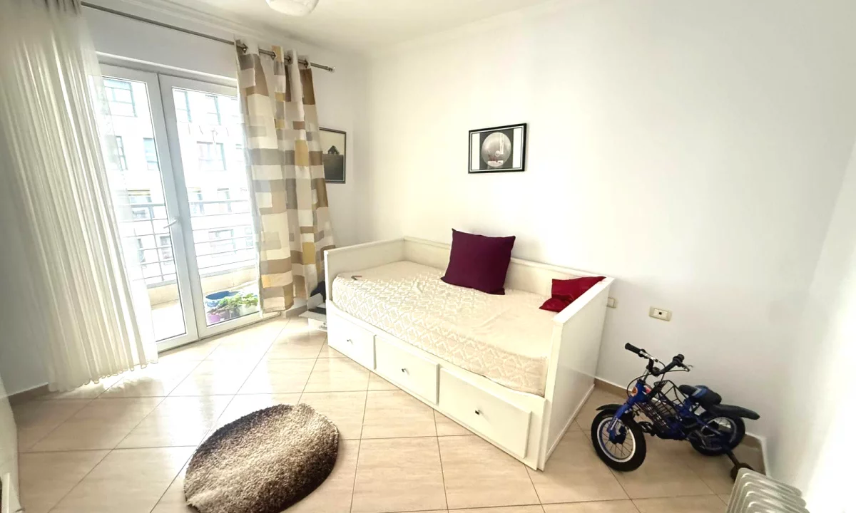 Appartamento in affitto a Tirana 2+1, Arredato