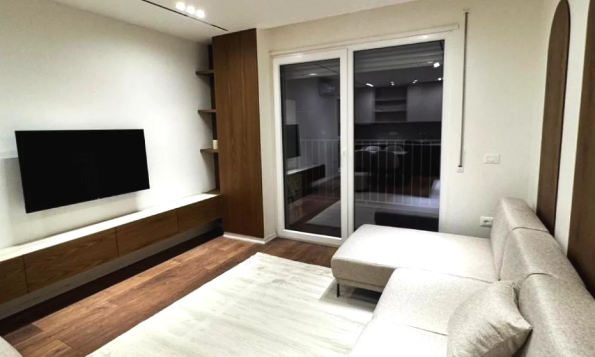 Appartamento in affitto a Tirana 1+1, Arredato