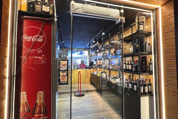 Biznese ne shitje 1+1 ne Tirane - 1,000 Euro