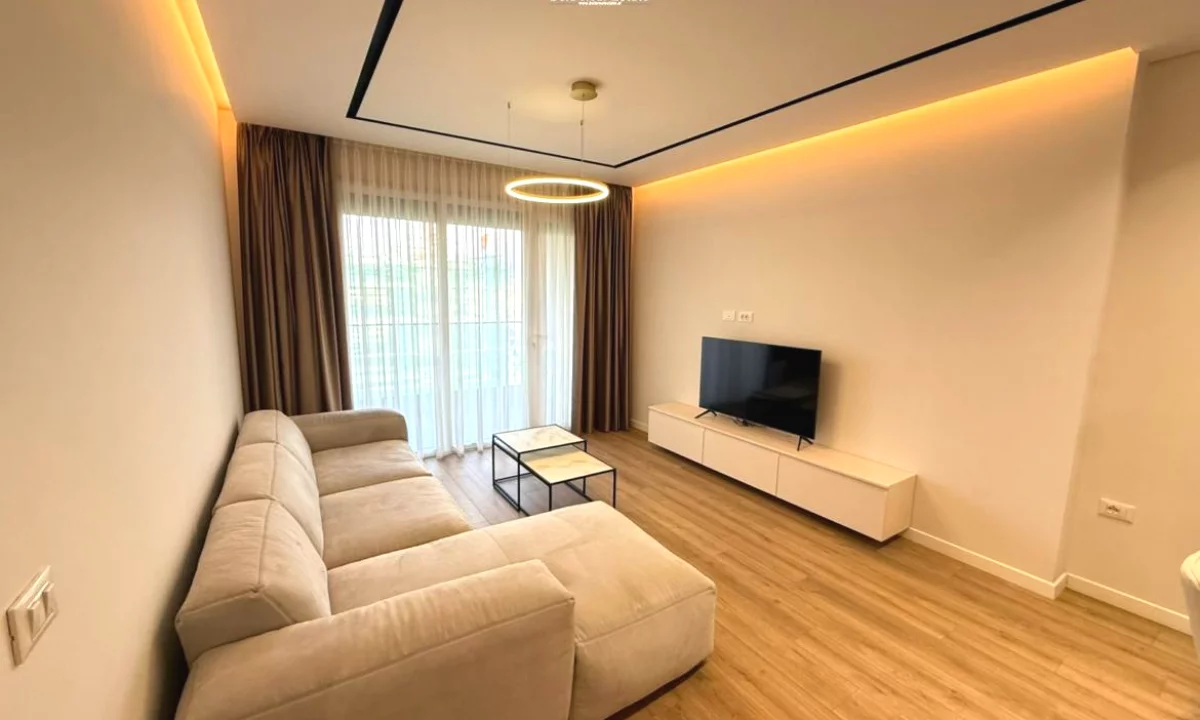 Appartamento in affitto a Tirana 2+1, Arredato