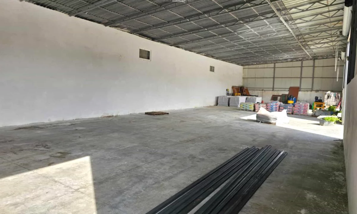 Magazine me qera ne Vore (ID BM286) Tirane