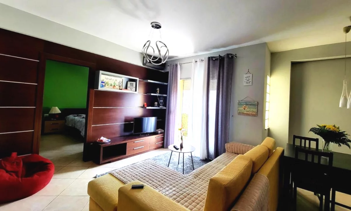 Appartamento in affitto a Tirana 1+1, Arredato