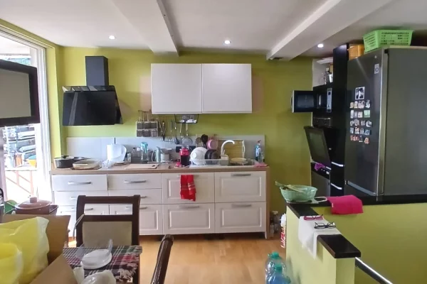 Shtepi ne shitje Apartament ne Tirane, 3+1, Mobilimi E mobiluar, Pagesa 280,000  Euro.