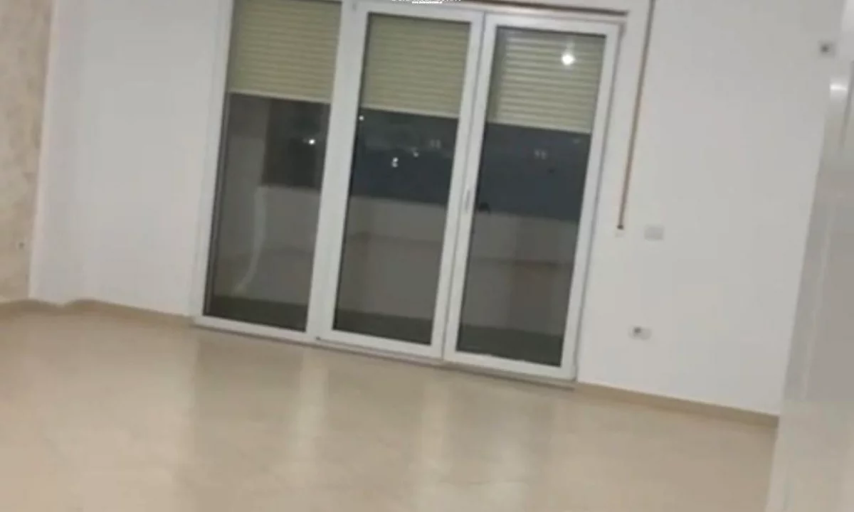 Zyre Me Qera 3+1 Ne 5 Maj ( ID BZ2807) Tirane