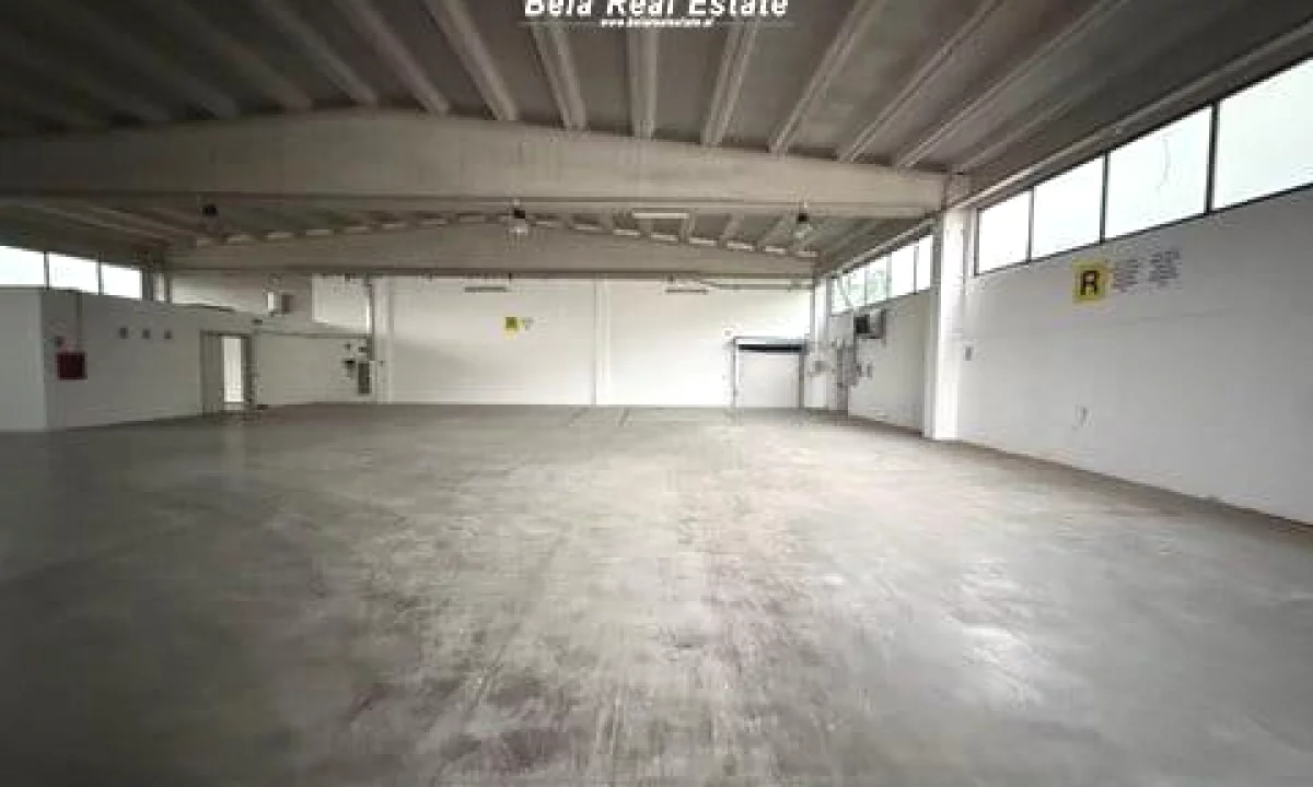 Magazine Me Qera Ne Vore ( ID BM287) Tirane