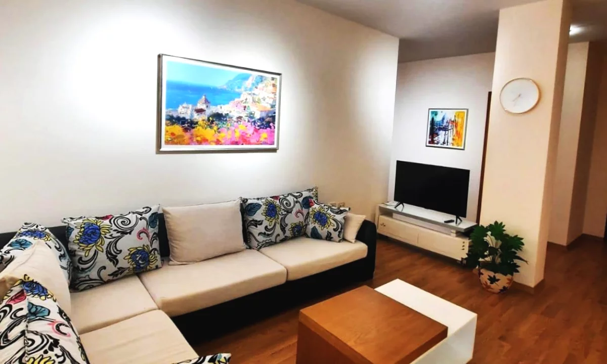 Appartamento in affitto a Tirana 2+1, Arredato