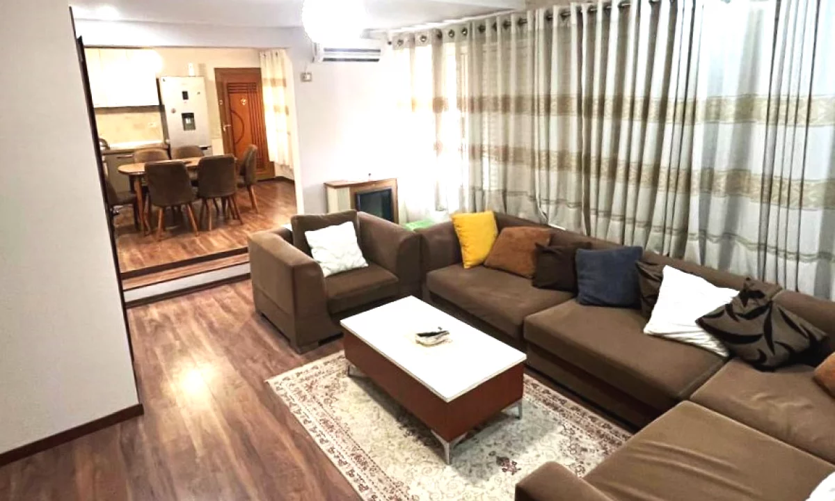 Shtepi me qera Apartament ne Tirane, 3+1, Mobilimi E mobiluar, Pagesa 60,000  Leke.