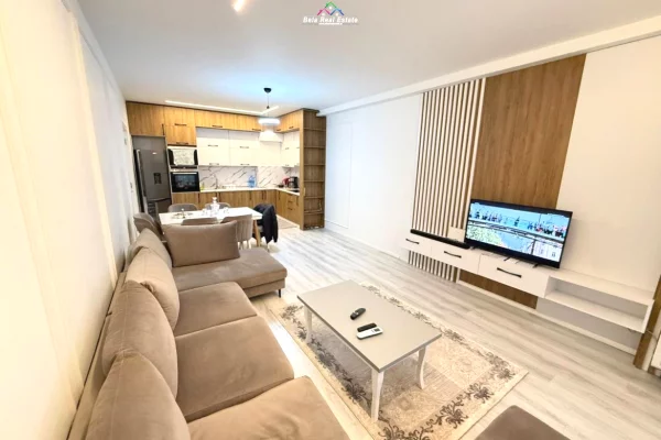 Appartamento in affitto a Tirana 2+1, Arredato