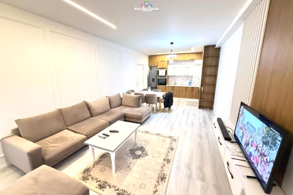 Appartamento in affitto a Tirana 2+1, Arredato