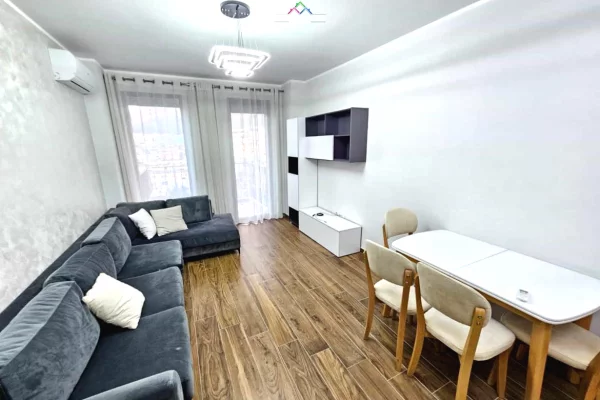 Appartamento in affitto a Tirana 1+1, Arredato