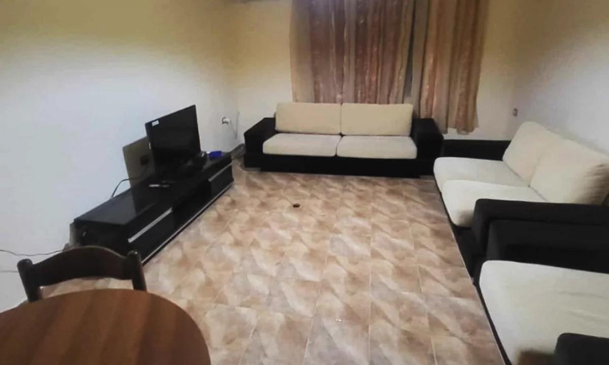 Casa privata/Indipendente in affitto a Tirana 2+1, Arredato