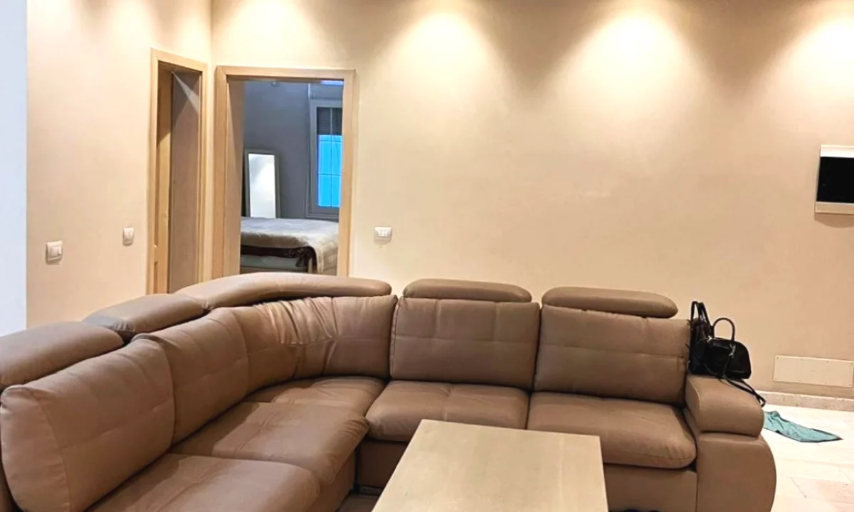 Appartamento in affitto a Tirana 1+1, Arredato