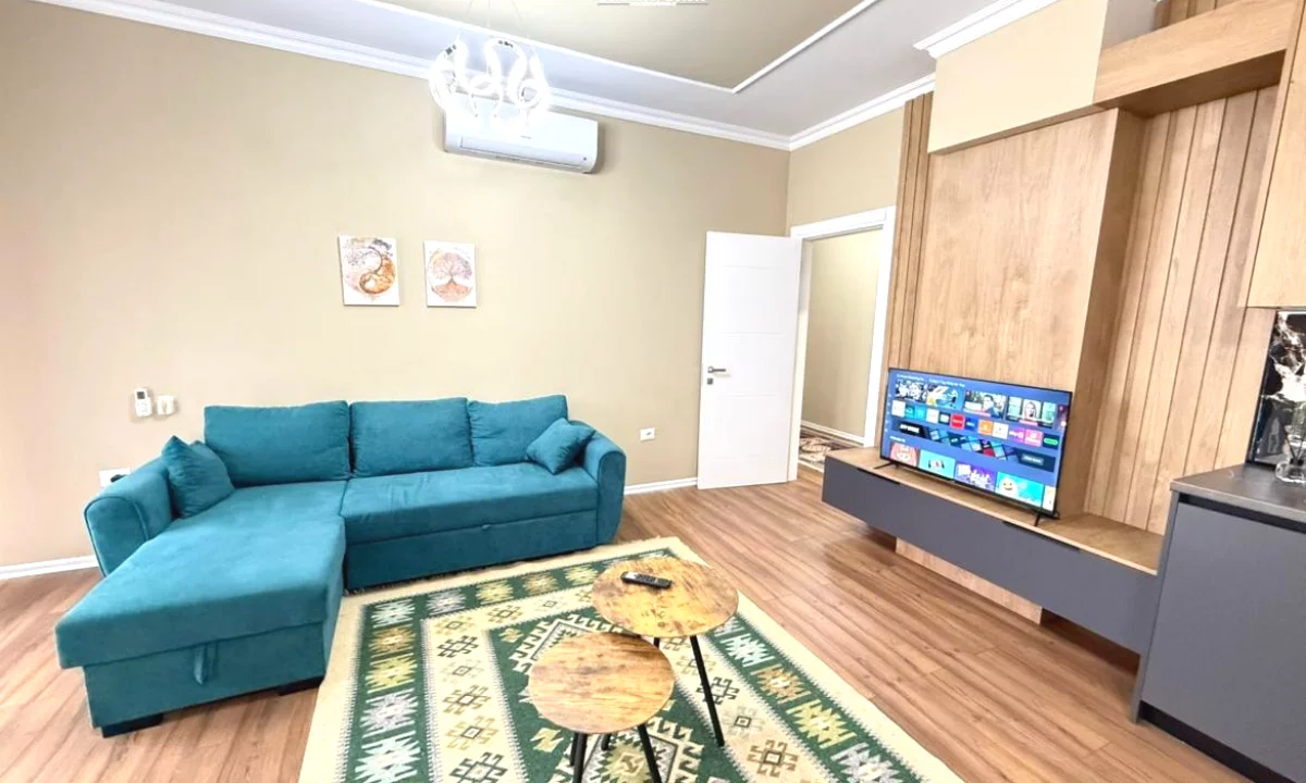 Appartamento in affitto a Tirana 2+1, Arredato