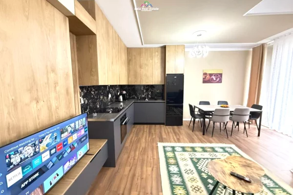 Appartamento in affitto a Tirana 2+1, Arredato