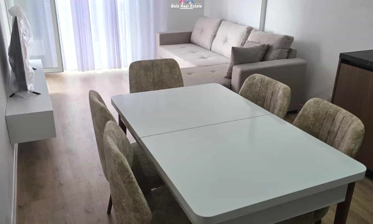 Appartamento in affitto a Tirana 2+1, Arredato