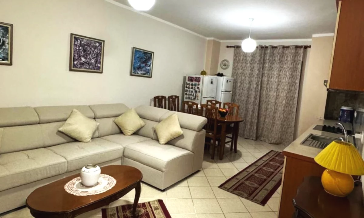 Appartamento in affitto a Tirana 2+1, Arredato