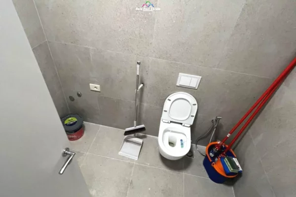 Zyre Me Qera Tek Mine Peza (ID BZ2811) Tirane