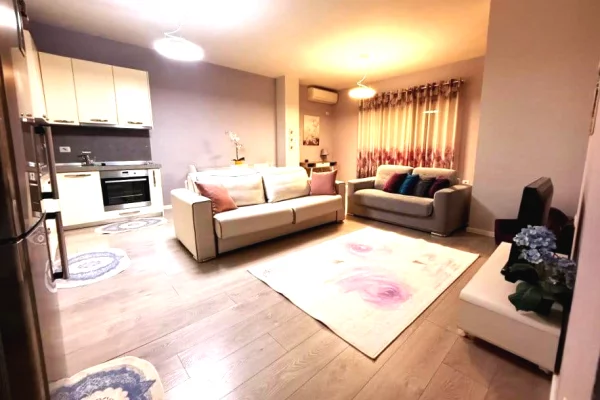 Casa in affitto 1+1 a Tirana - 60,000 Leke