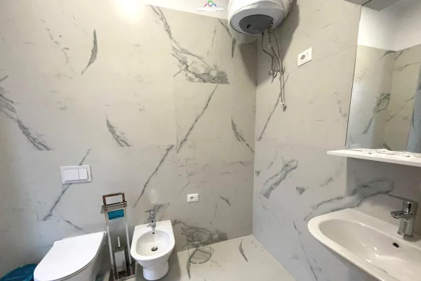 Appartamento in affitto a Tirana 2+1, Arredato