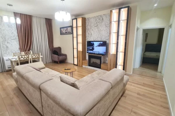 Appartamento in affitto a Tirana 2+1, Arredato