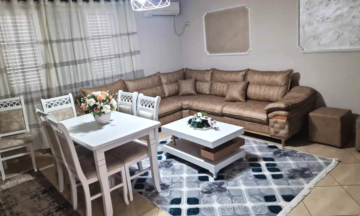 Appartamento in affitto a Tirana 2+1, Arredato