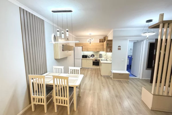 Appartamento in affitto a Tirana 2+1, Arredato