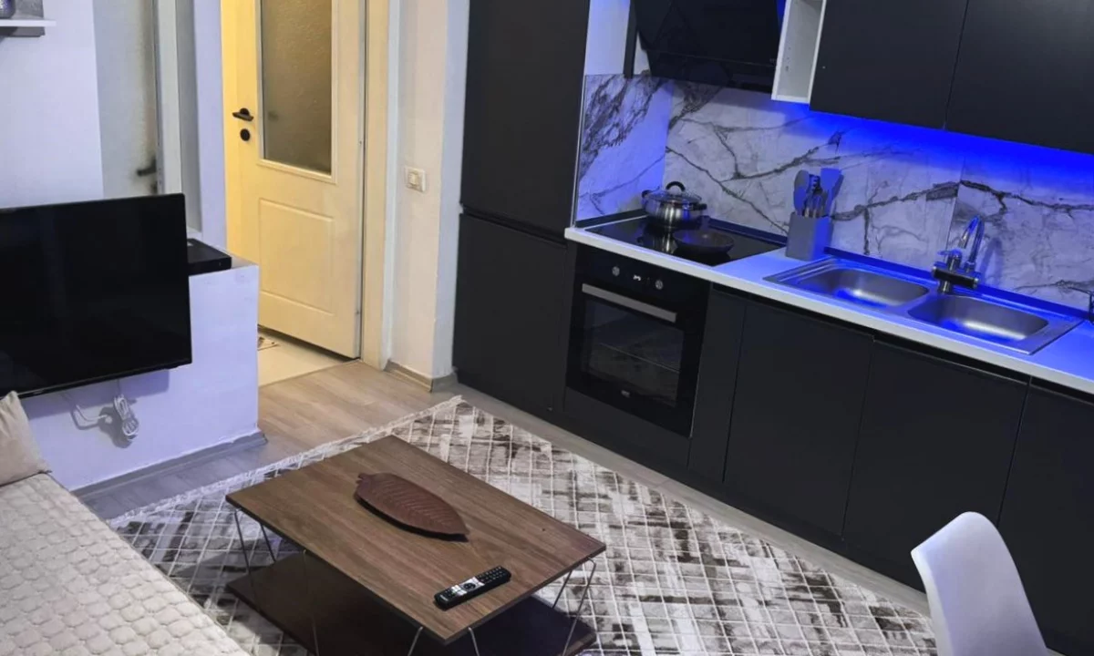 Appartamento in affitto a Tirana 1+1, Arredato