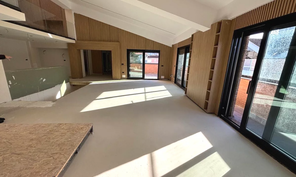 Villa di lusso in affitto a Tirana 3+1, Vuoto