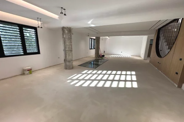 Villa di lusso in affitto a Tirana 3+1, Vuoto