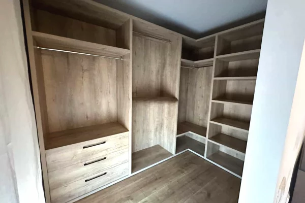 Villa di lusso in affitto a Tirana 3+1, Vuoto